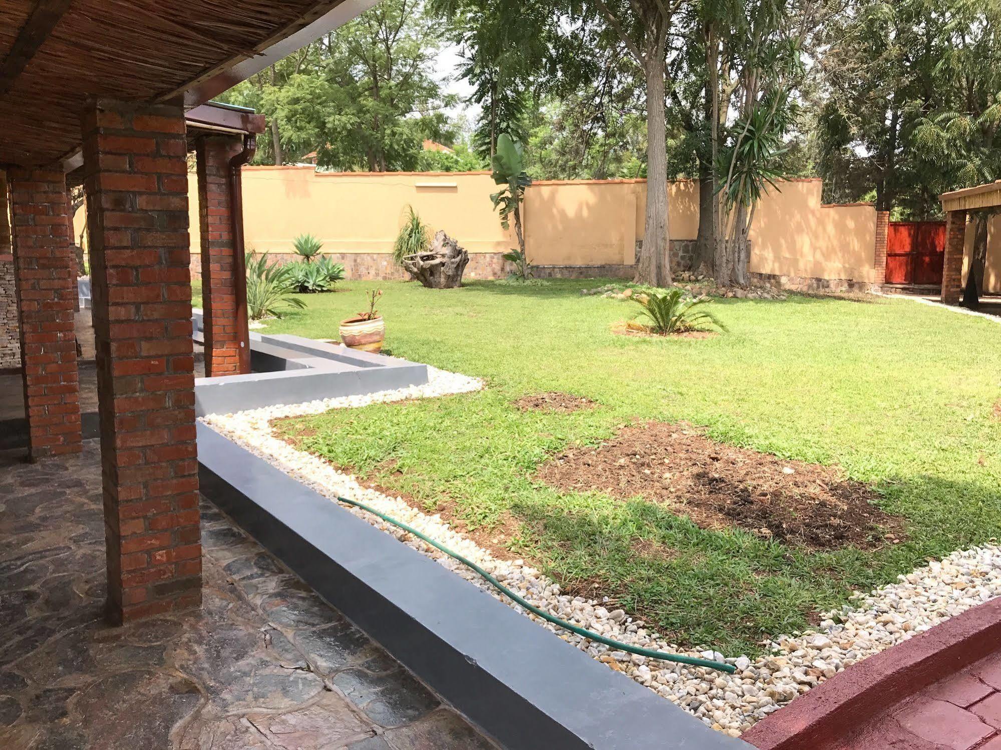 קיגאלי Inside Afrika Boutique Hotel מראה חיצוני תמונה