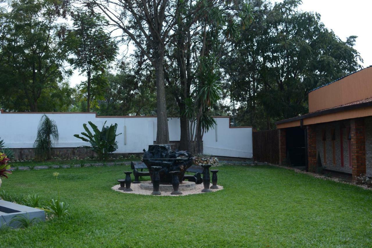 קיגאלי Inside Afrika Boutique Hotel מראה חיצוני תמונה